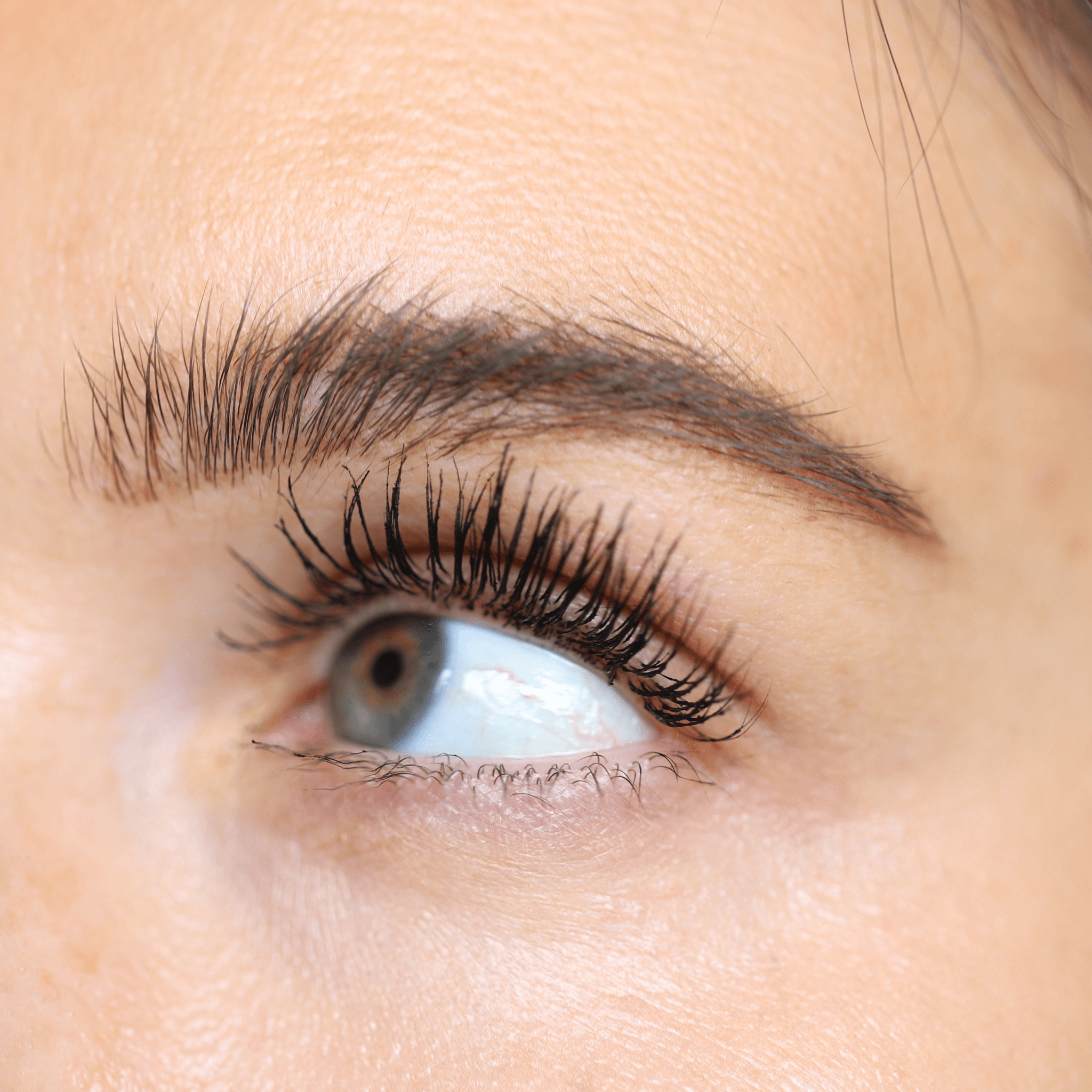 Night Show Volumizing Mascara