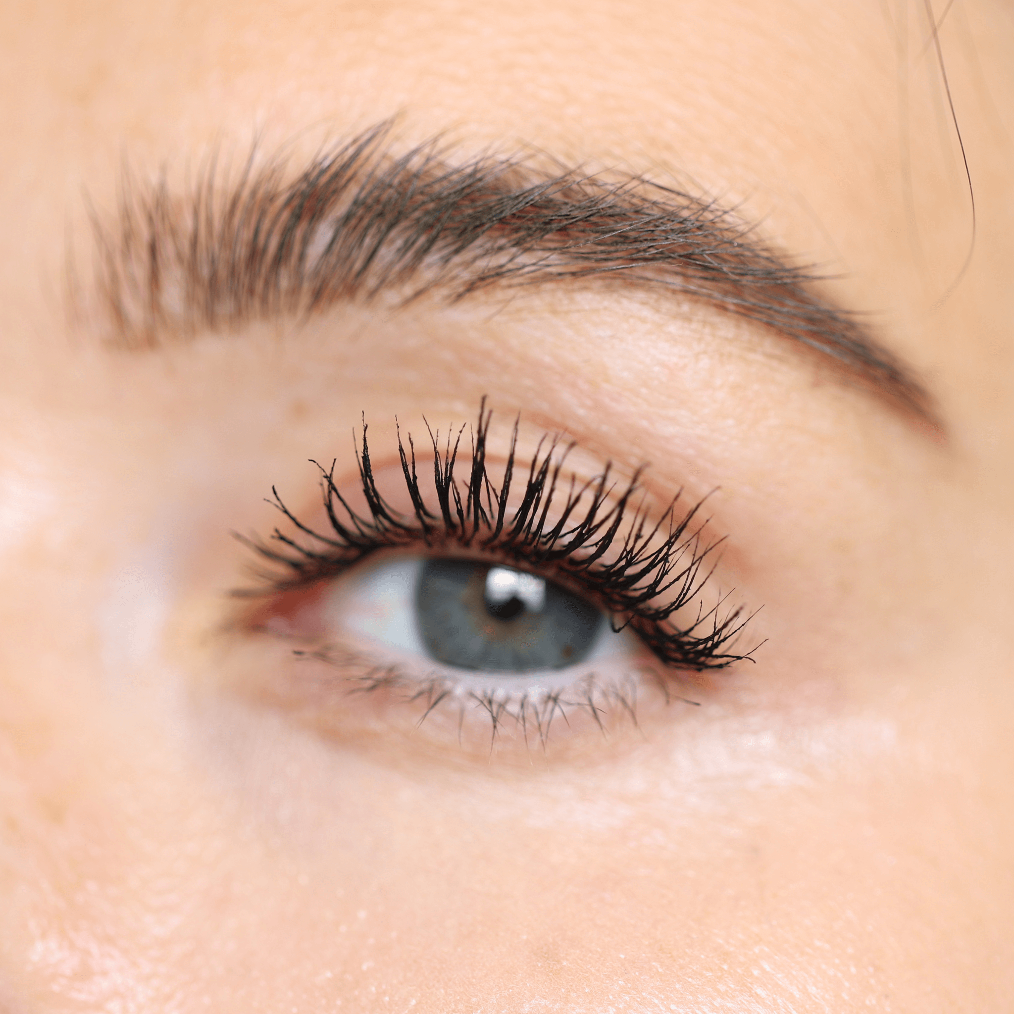 Night Show Volumizing Mascara