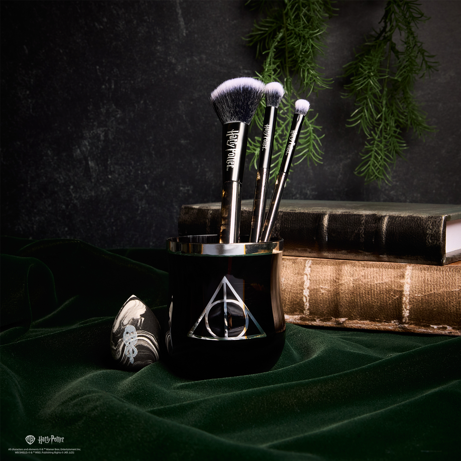 HP Dark Arts Deathly Hallows™ Blend Makeup Brush & Sponge Set